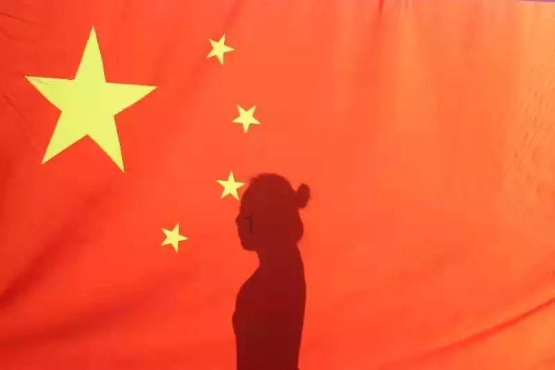 林子祥叶倩文夫妇参观东莞“欧洲小镇”